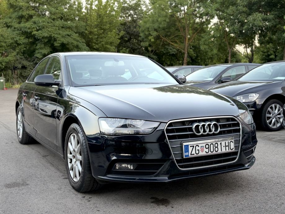 Audi A4 2,0 TDI *Facelift* *REG* *Veliki servis* *Odlične gume* 2012 - rabljeno vozilo